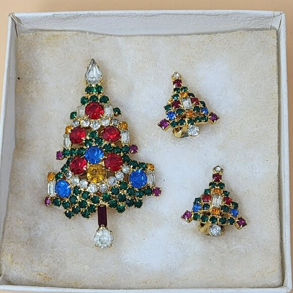 Vintage Warner Christmas Tree Rhinestone Brooch & Clip Earrings Set - Picture 1 of 8